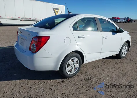 2013 Chevrolet Sonic Ls Manual z USA, uszkodzony, nr VIN 1G1JB5SH6D4173804